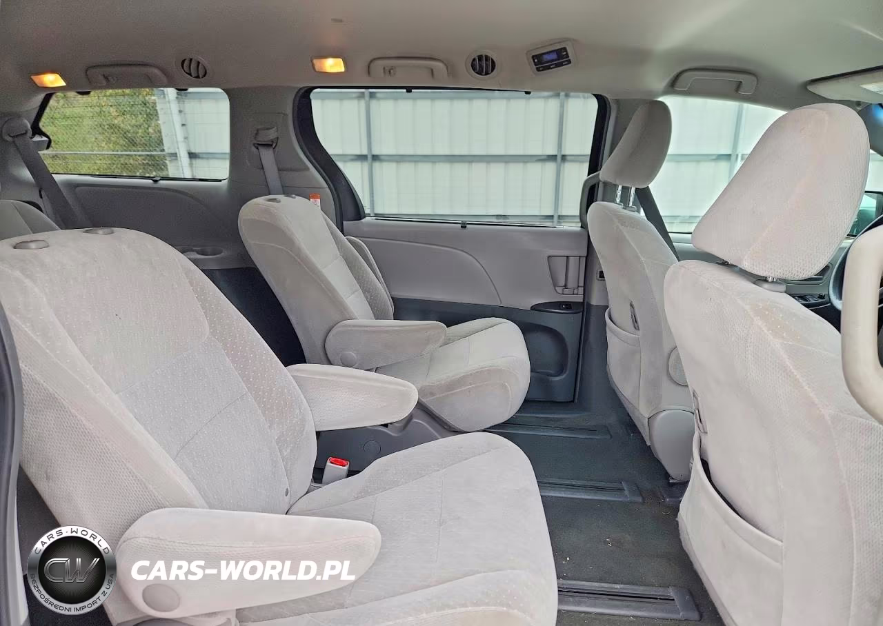 2017 Toyota Sienna Le VIN:5TDJZ3DC9HS179762 - 11
