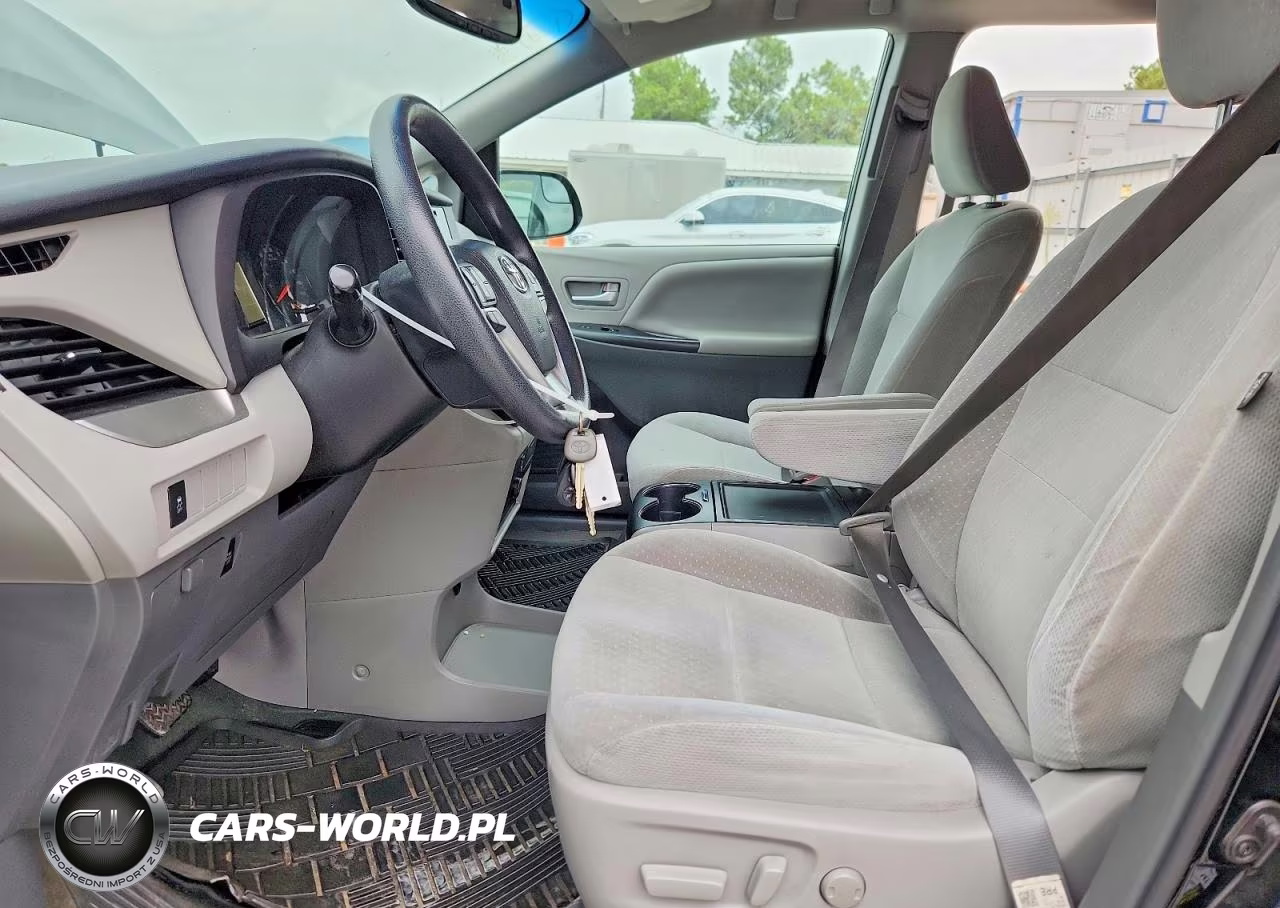 2017 Toyota Sienna Le VIN:5TDJZ3DC9HS179762 - 7