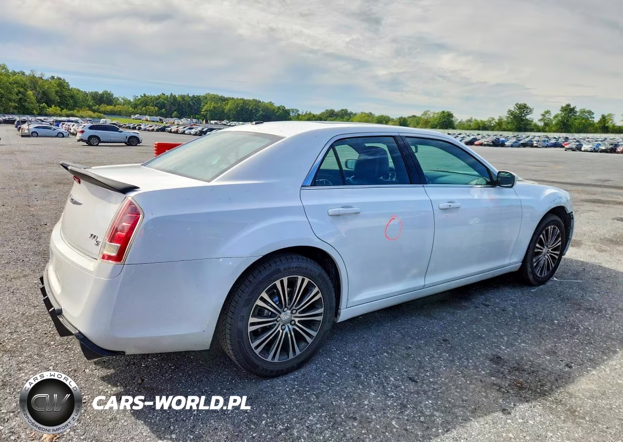 2014 Chrysler 300 S VIN:2C3CCAGG3EH144520 - 3