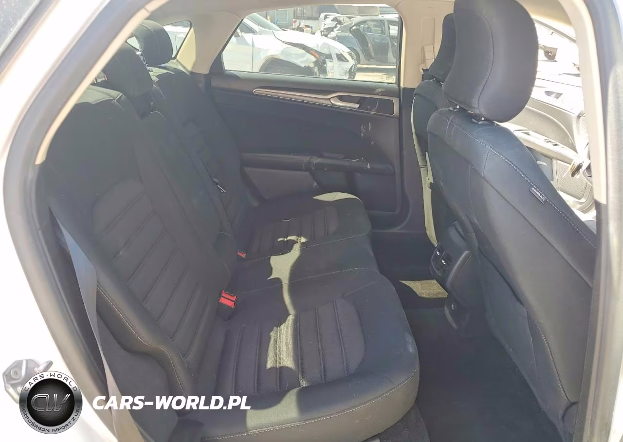 2018 Ford Fusion Se VIN:3FA6P0H79JR136822 - 10