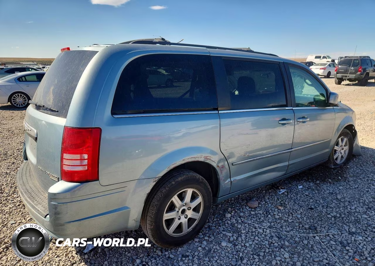 2010 Chrysler Town & Country Touring VIN:2A4RR5D16AR306831 - 3