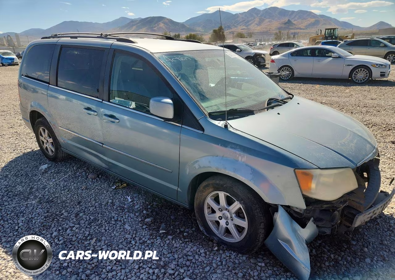 2010 Chrysler Town & Country Touring VIN:2A4RR5D16AR306831 - 4