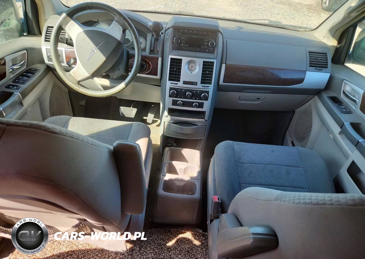 2010 Chrysler Town & Country Touring VIN:2A4RR5D16AR306831 - 8
