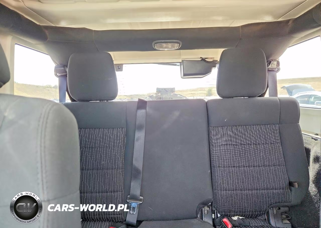 2012 Jeep Wrangler Unlimited Sport VIN:1C4BJWDG4CL282887 - 10