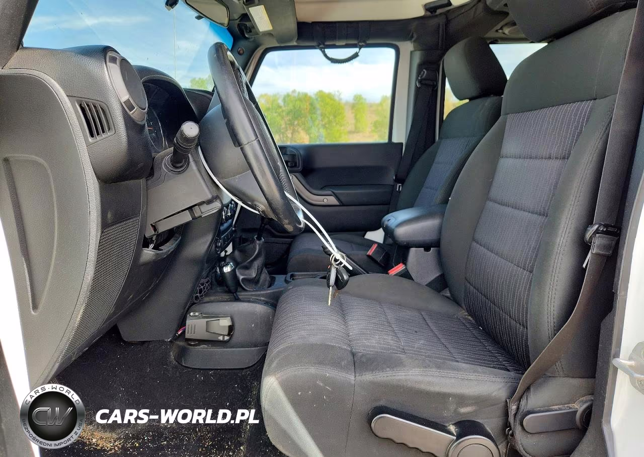 2012 Jeep Wrangler Unlimited Sport VIN:1C4BJWDG4CL282887 - 7