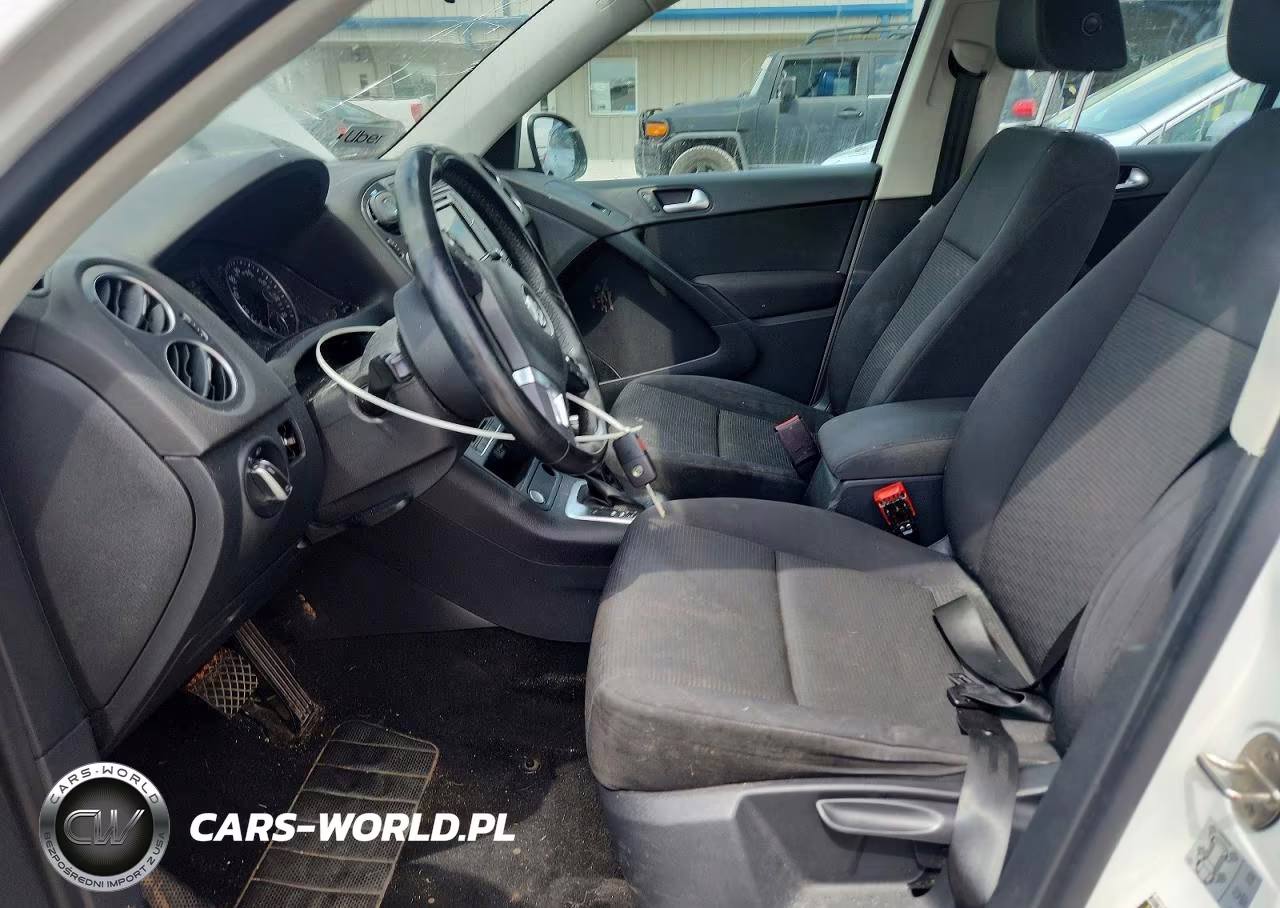 2018 Volkswagen Tiguan Limited VIN:WVGAV7AX3JK005785 - 7