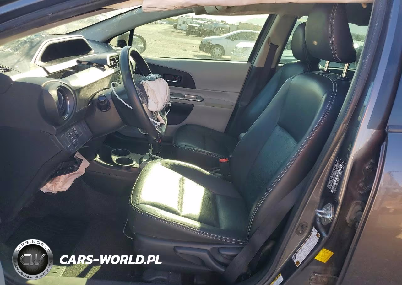 2012 Toyota Prius C Four VIN:JTDKDTB3XC1520789 - 7