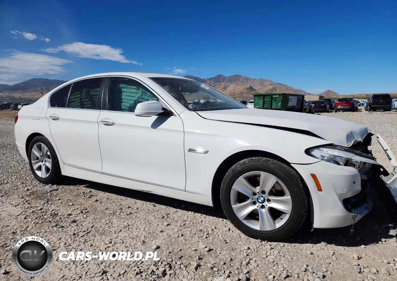 2013 BMW 528 Xi VIN:WBAXH5C50DD112062 - 4