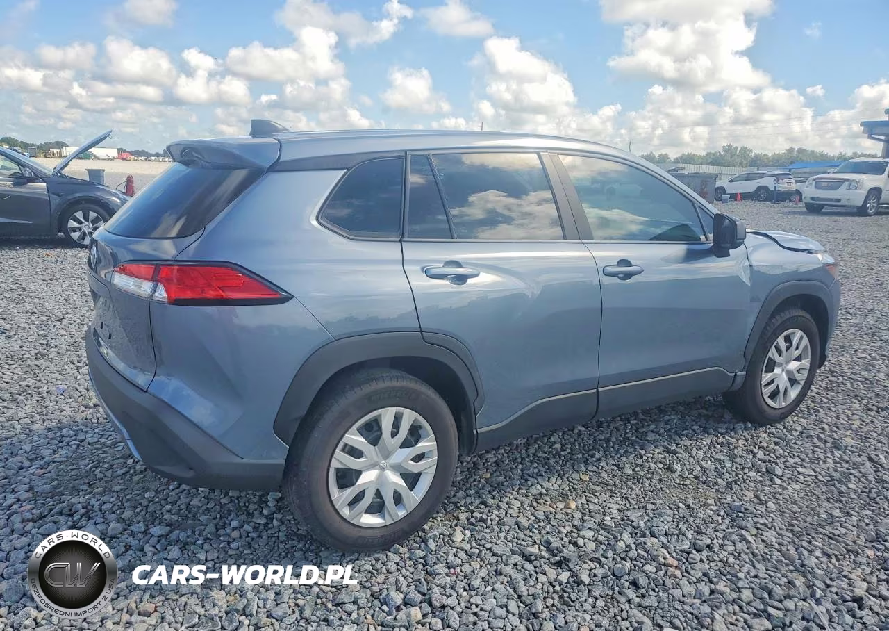 2023 Toyota Corolla Cross L VIN:7MUAAAAG9PV039329 - 3