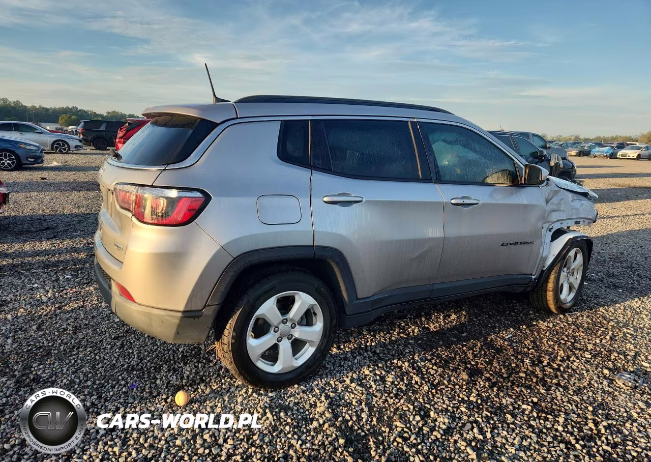 2019 Jeep Compass Latitude VIN:3C4NJCBB9KT655024 - 3
