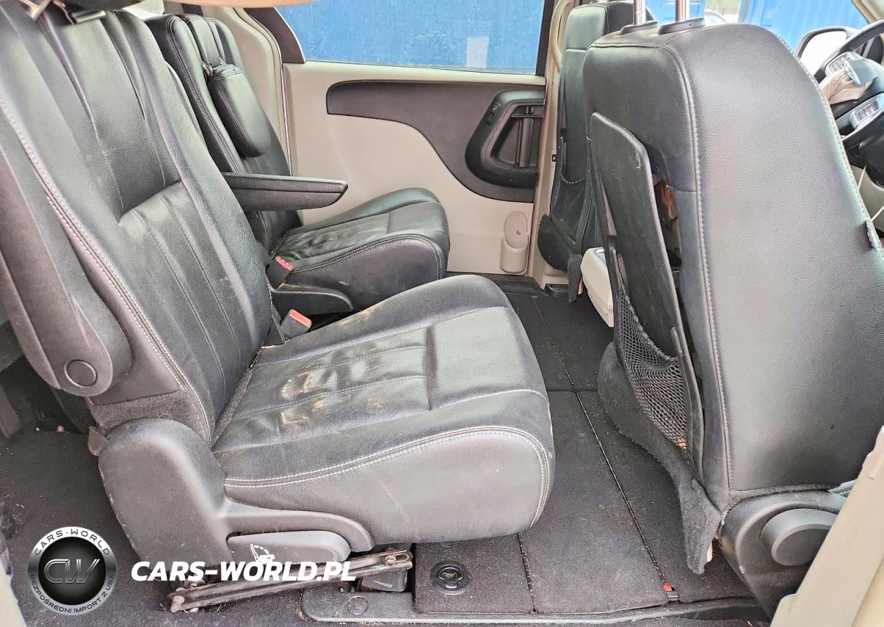 2013 Chrysler Town & Country Touring VIN:2C4RC1BG0DR745986 - 11