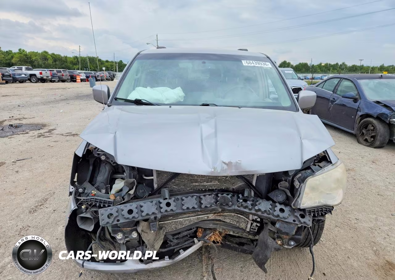 2013 Chrysler Town & Country Touring VIN:2C4RC1BG0DR745986 - 5