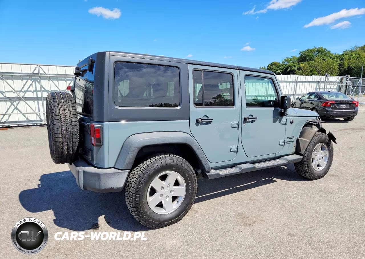 2014 Jeep Wrangler Unlimited Sport VIN:1C4BJWDG4EL116775 - 3