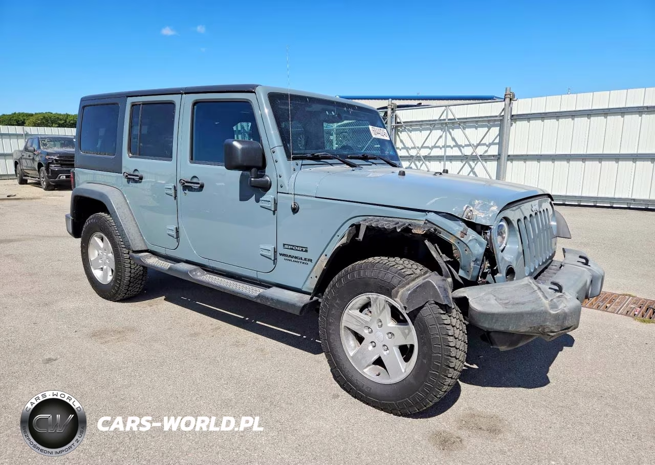 2014 Jeep Wrangler Unlimited Sport VIN:1C4BJWDG4EL116775 - 4