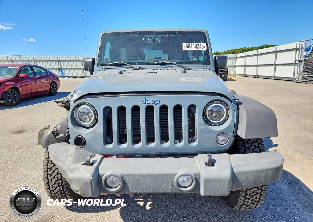 2014 Jeep Wrangler Unlimited Sport VIN:1C4BJWDG4EL116775 - 5