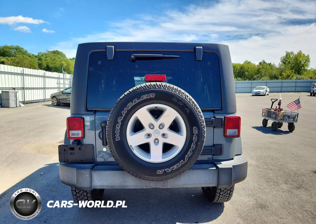 2014 Jeep Wrangler Unlimited Sport VIN:1C4BJWDG4EL116775 - 6