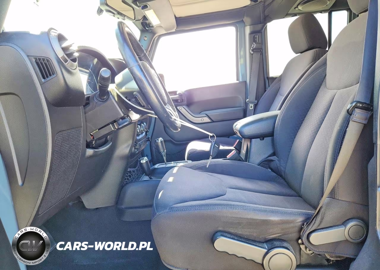 2014 Jeep Wrangler Unlimited Sport VIN:1C4BJWDG4EL116775 - 7