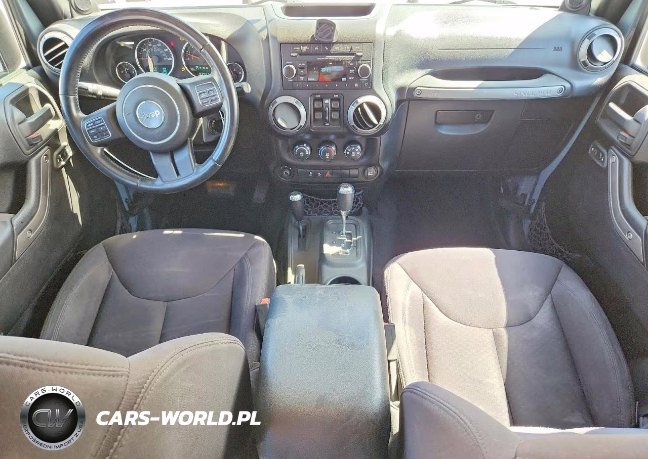 2014 Jeep Wrangler Unlimited Sport VIN:1C4BJWDG4EL116775 - 8