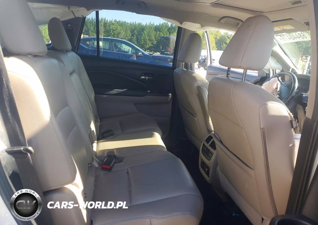 2019 Honda Pilot Touring VIN:5FNYF6H91KB017644 - 10