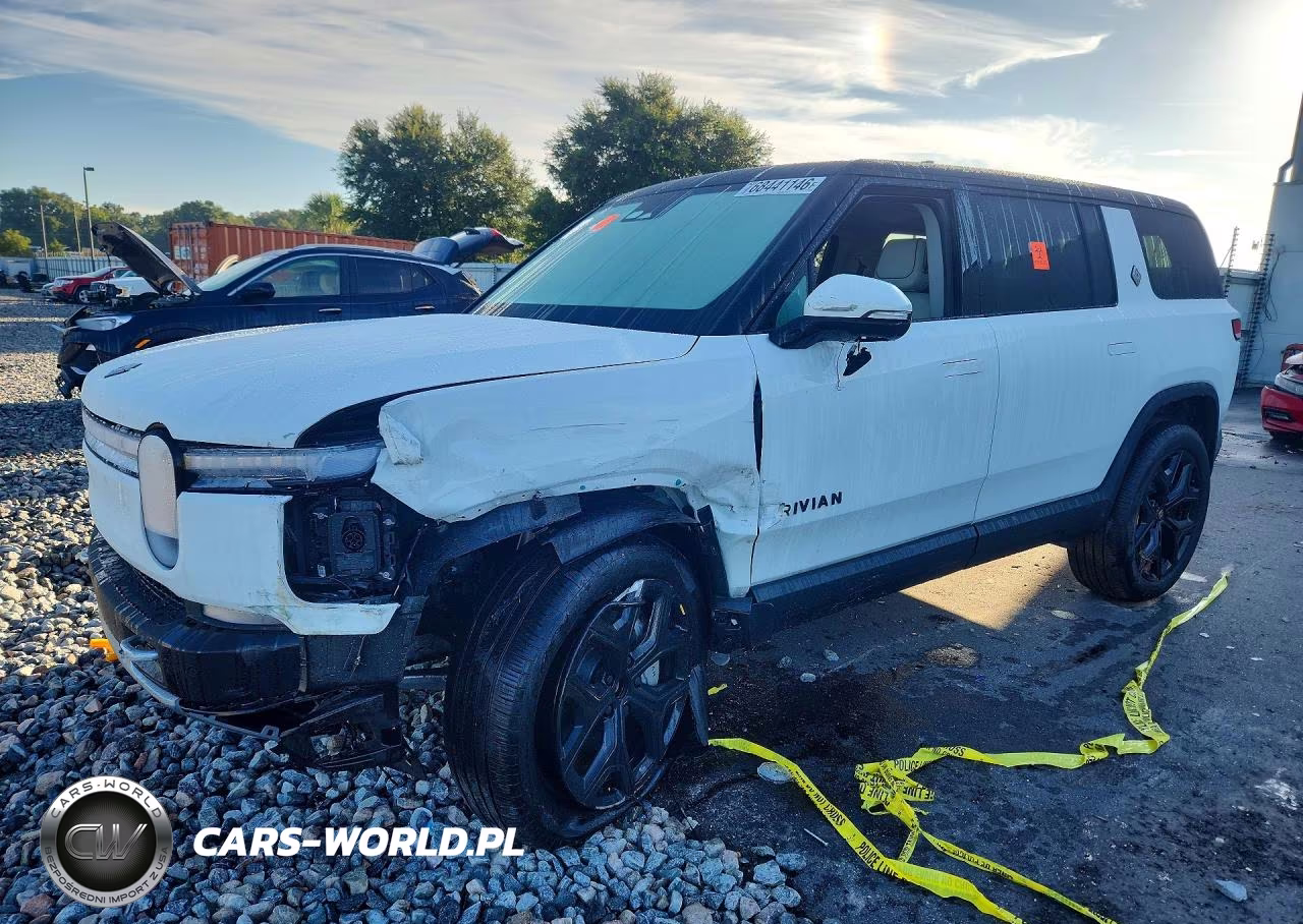 2025 Rivian R1S Adventure