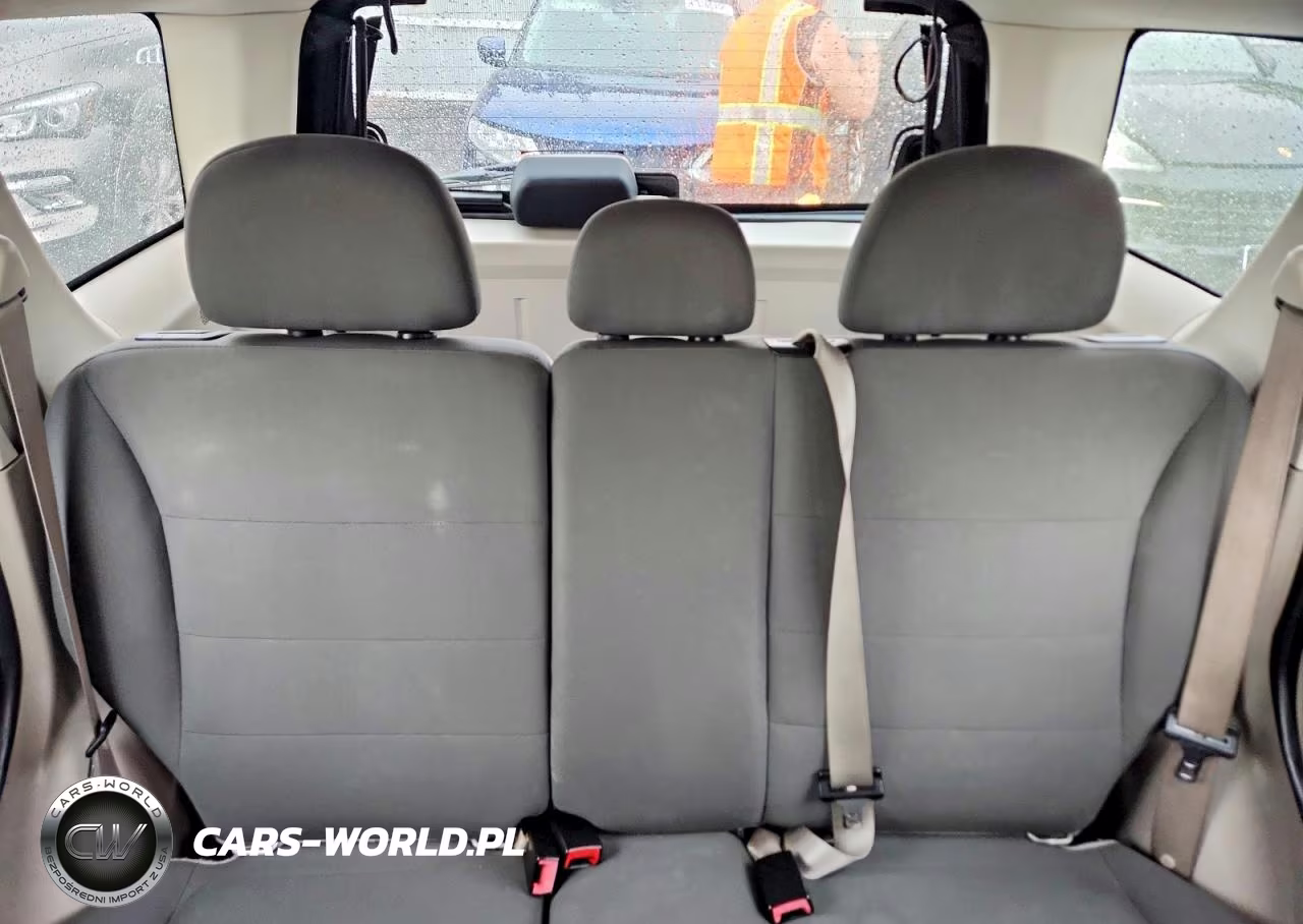 2010 Ford Escape Xls VIN:1FMCU9C74AKB41878 - 10