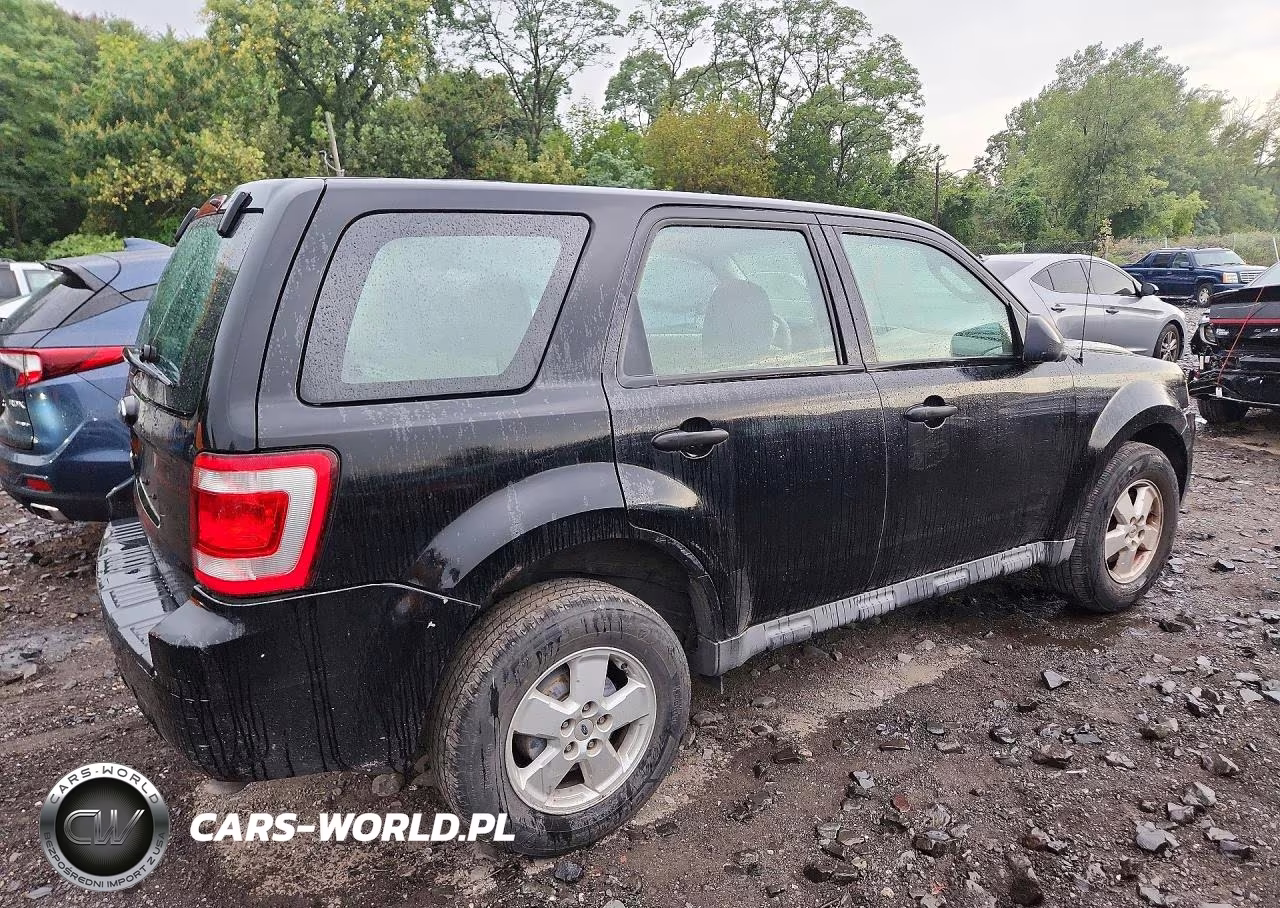 2010 Ford Escape Xls VIN:1FMCU9C74AKB41878 - 3