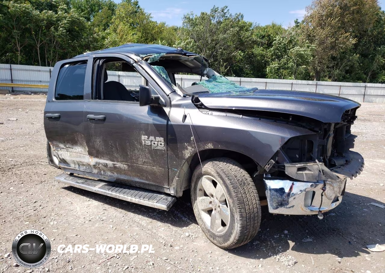 2019 Ram 1500 Classic Tradesman VIN:1C6RR6FG6KS677363 - 4