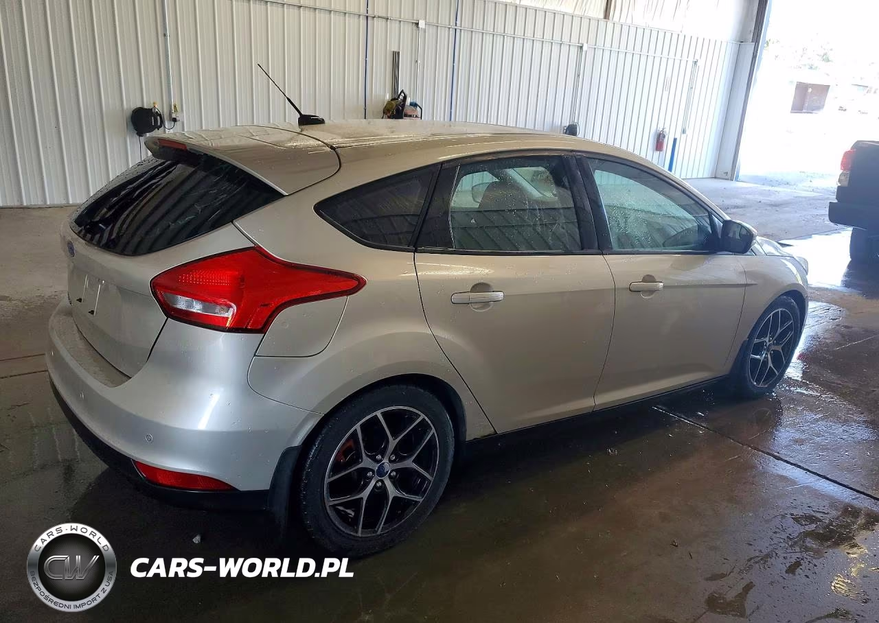 2017 Ford Focus Sel VIN:1FADP3M23HL228729 - 3