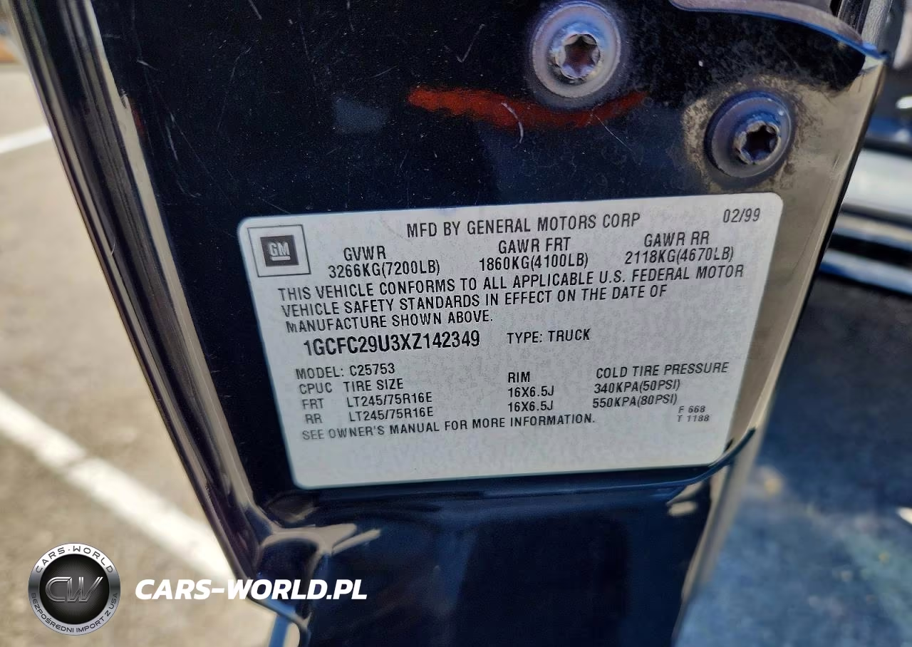 1999 Chevrolet Silverado C2500 VIN:1GCFC29U3XZ142349 - 12