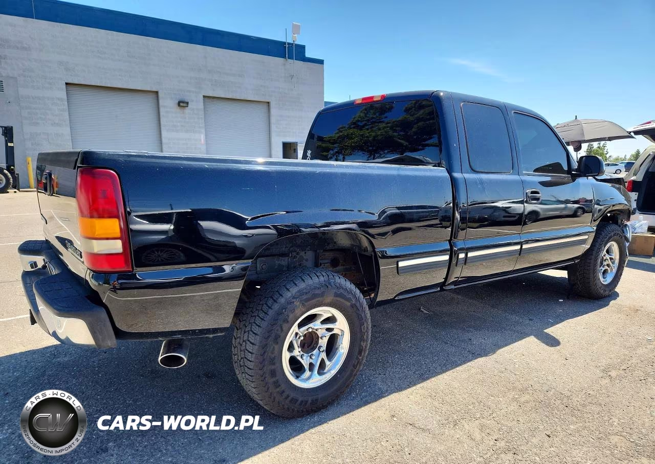1999 Chevrolet Silverado C2500 VIN:1GCFC29U3XZ142349 - 3