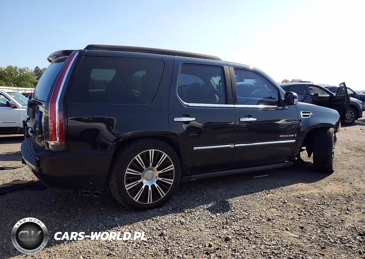 2008 Cadillac Escalade Luxury VIN:1GYFK63868R111601 - 3