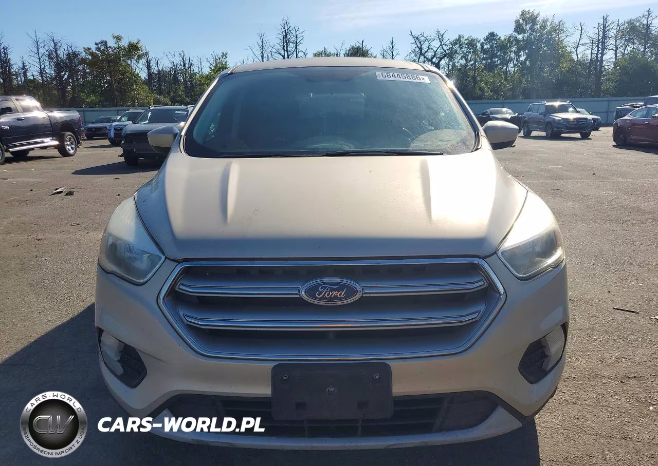 2017 Ford Escape Se VIN:1FMCU9GD4HUC61548 - 5