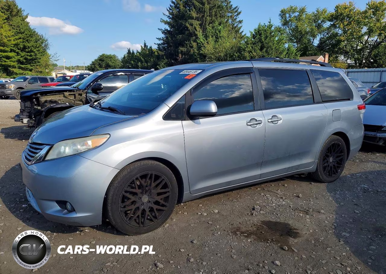 2011 Toyota Sienna Xle 8-Passenger – zdjęcie 1 z 12