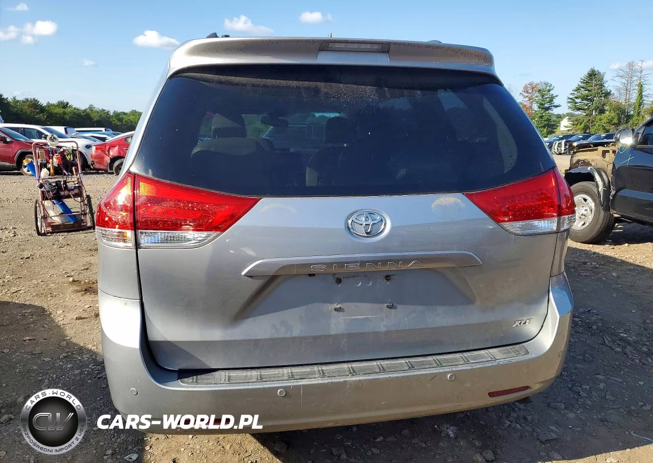 2011 Toyota Sienna Xle 8-Passenger VIN:5TDYK3DC7BS050672 - 6
