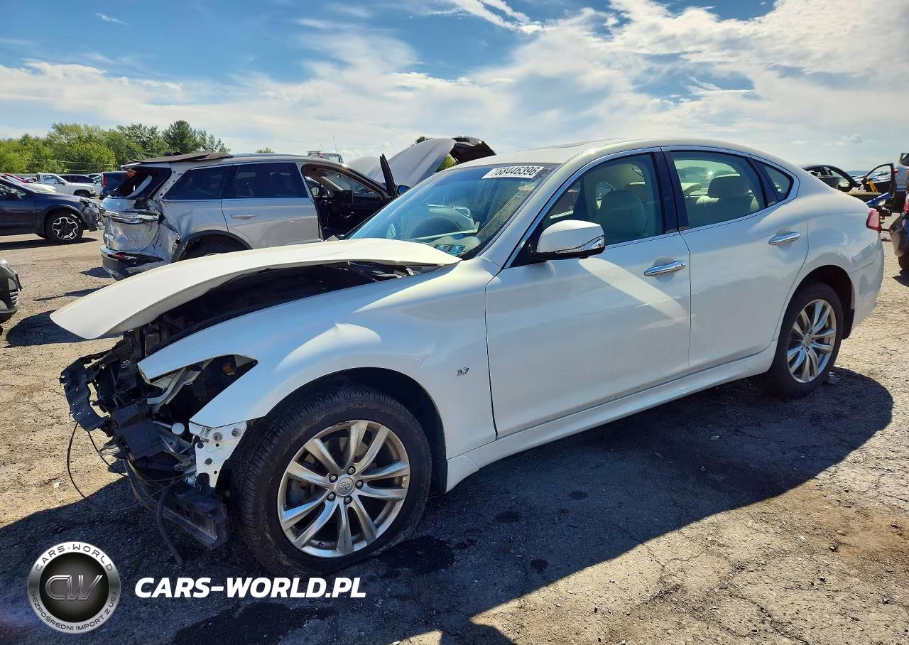 2015 Infiniti Q70 3.7
