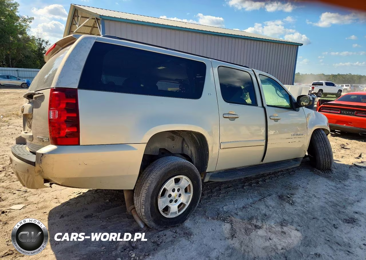 2007 Chevrolet Suburban C1500 VIN:1GNFC16057J326077 - 3