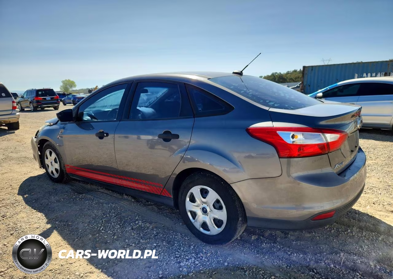 2012 Ford Focus S VIN:1FAHP3E28CL435027 - 2