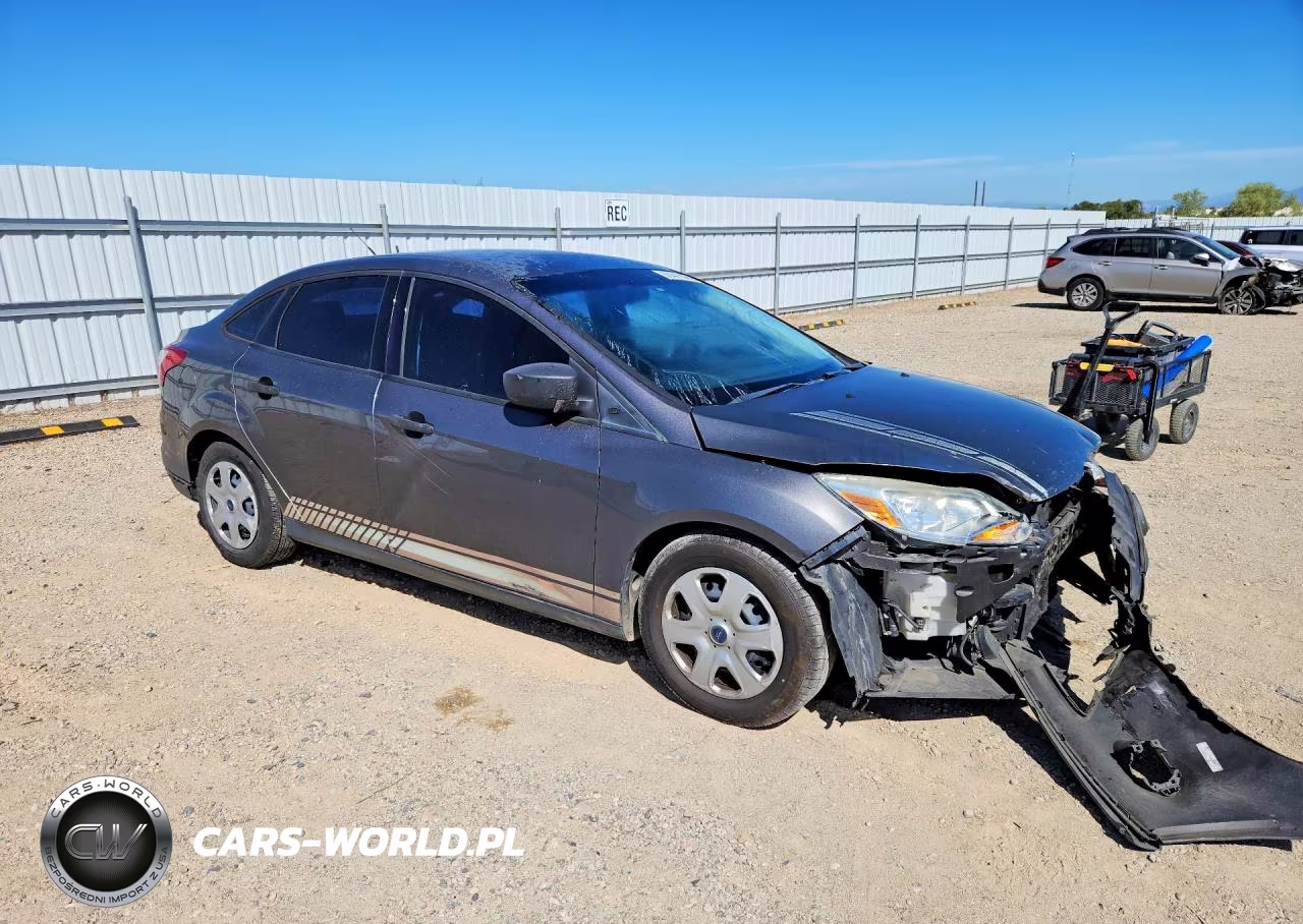 2012 Ford Focus S VIN:1FAHP3E28CL435027 - 4