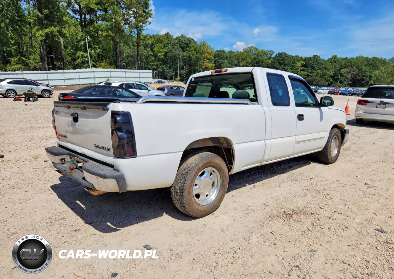 2003 Chevrolet Silverado C1500 VIN:2GCEC19V531110035 - 3