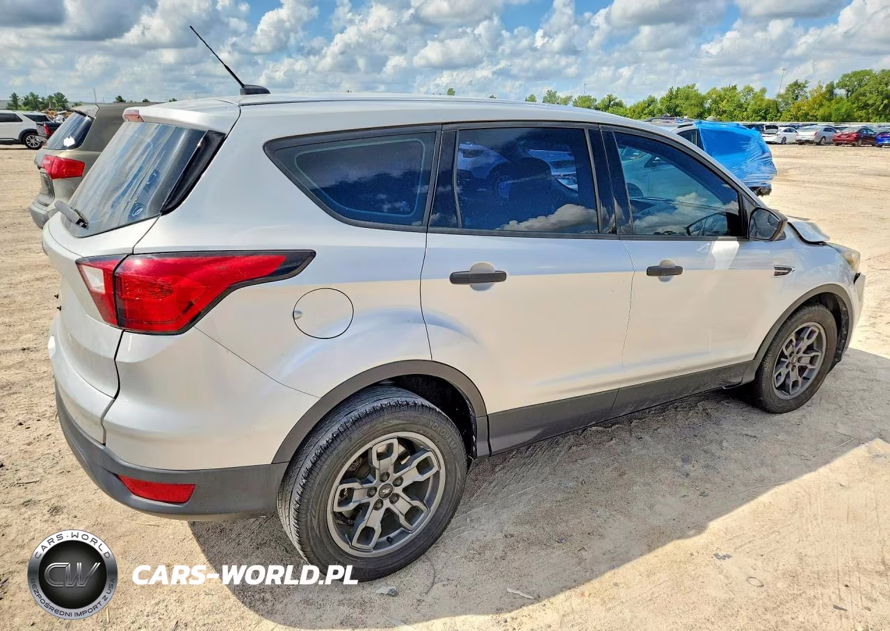 2019 Ford Escape S VIN:1FMCU0F71KUB77833 - 3