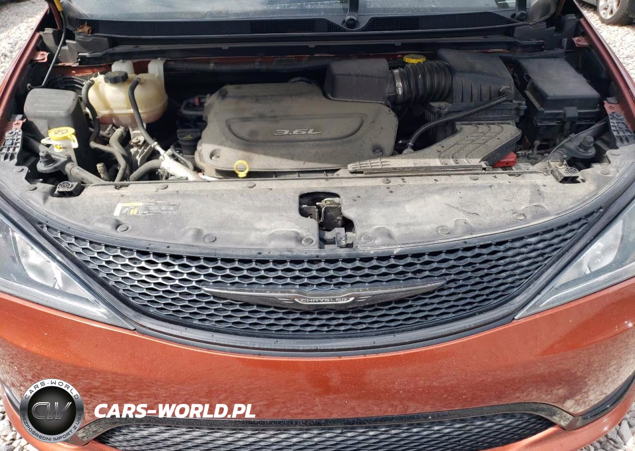 2018 Chrysler Pacifica Touring L VIN:2C4RC1BG0JR172230 - 11