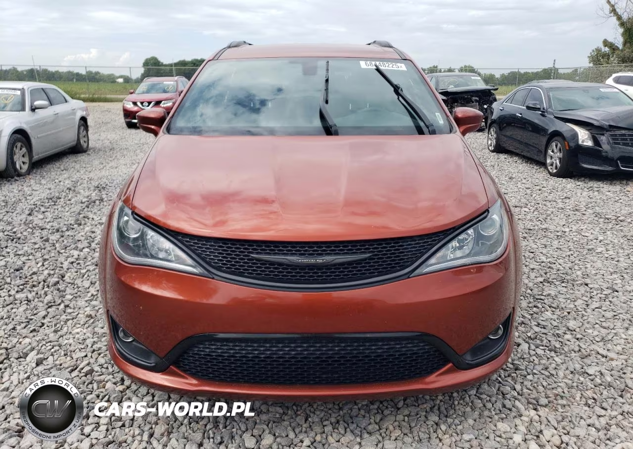 2018 Chrysler Pacifica Touring L VIN:2C4RC1BG0JR172230 - 5