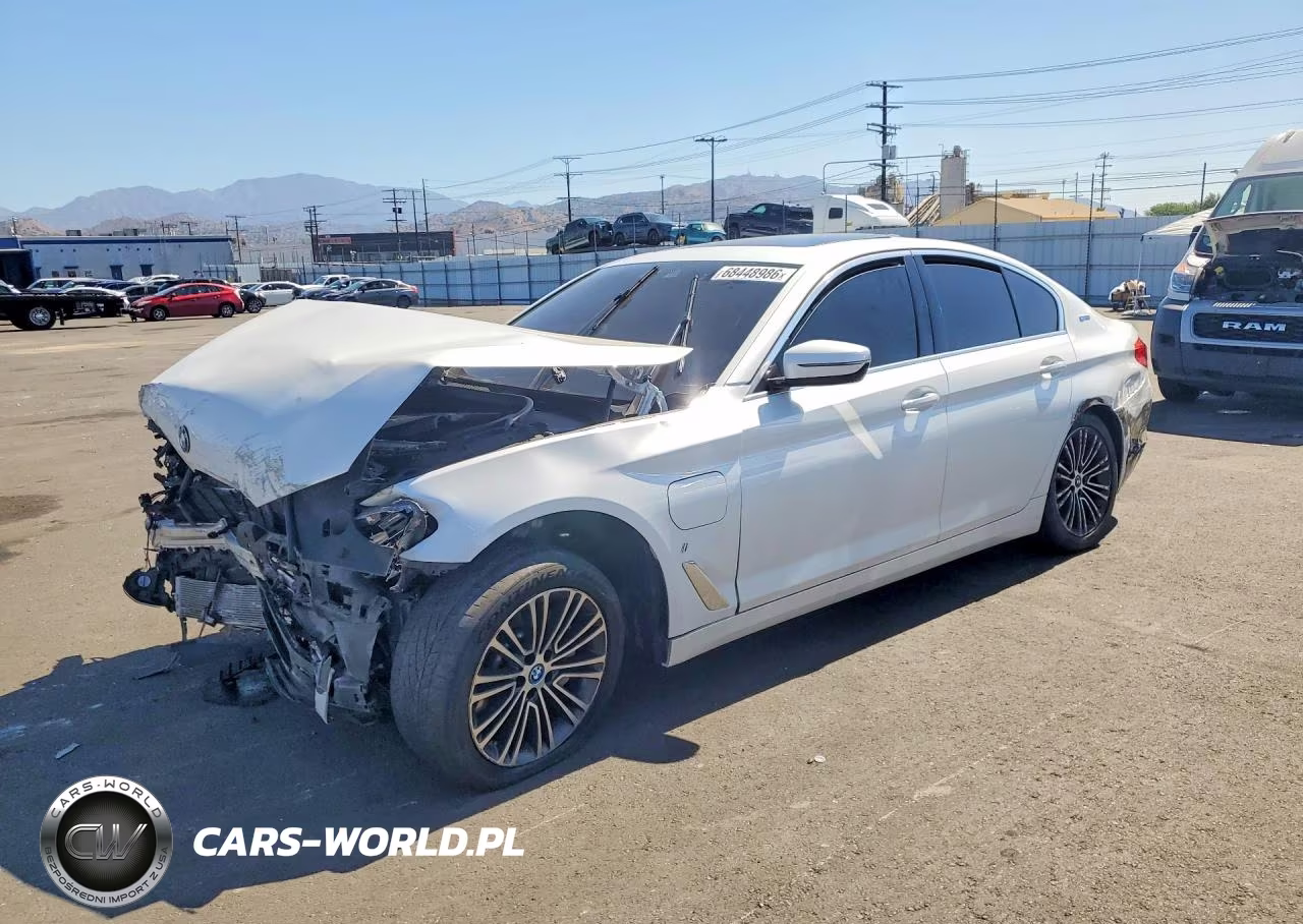 2019 BMW 530E VIN:WBAJA9C55KB392684 - 1