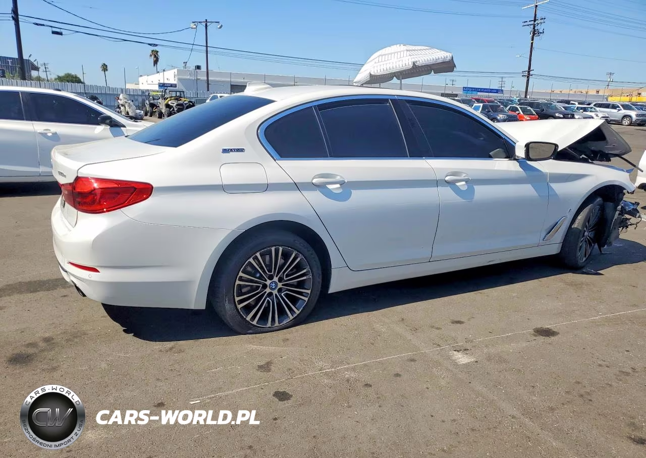 2019 BMW 530E VIN:WBAJA9C55KB392684 - 3