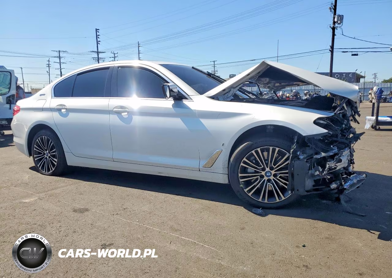 2019 BMW 530E VIN:WBAJA9C55KB392684 - 4