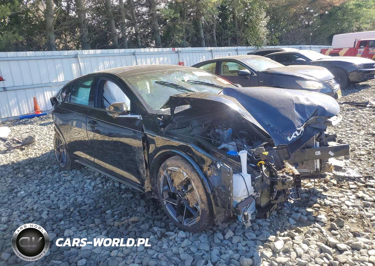 2025 Kia K4 Gt Line VIN:3KPFW4DE3SE247660 - 4