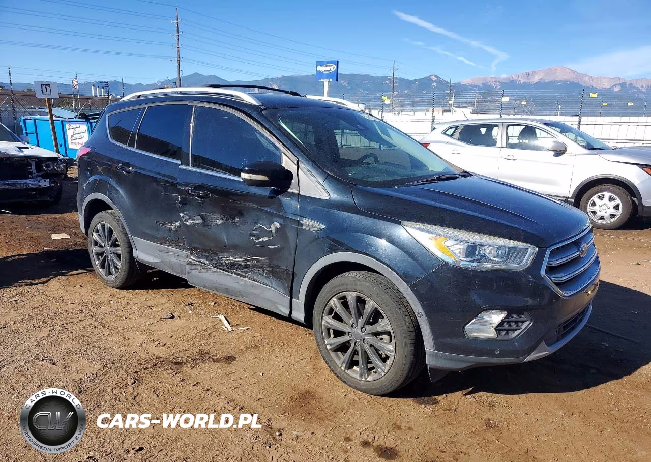2017 Ford Escape Titanium VIN:1FMCU9J99HUE91249 - 4