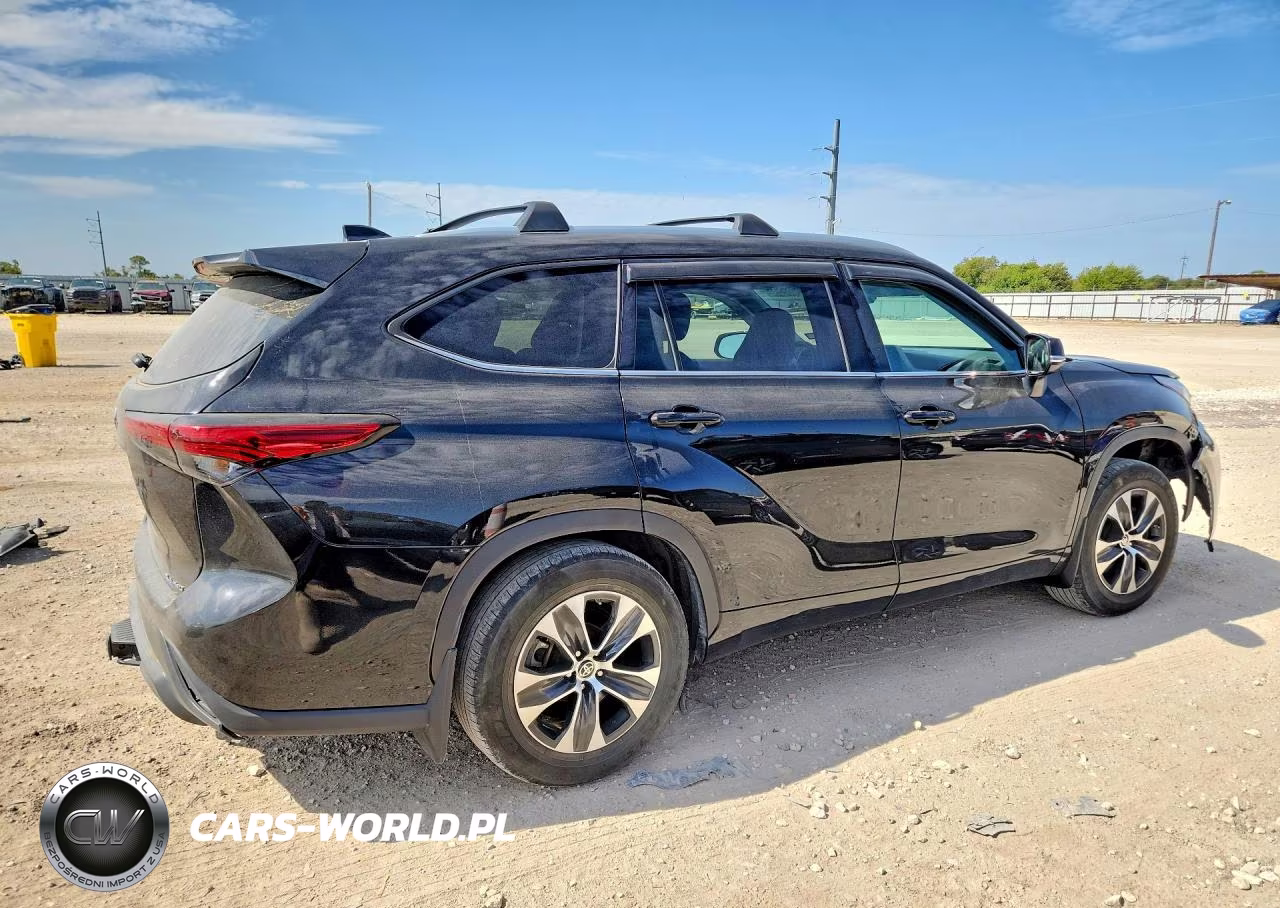 2022 Toyota Highlander Xle VIN:5TDGZRBH3NS244242 - 3
