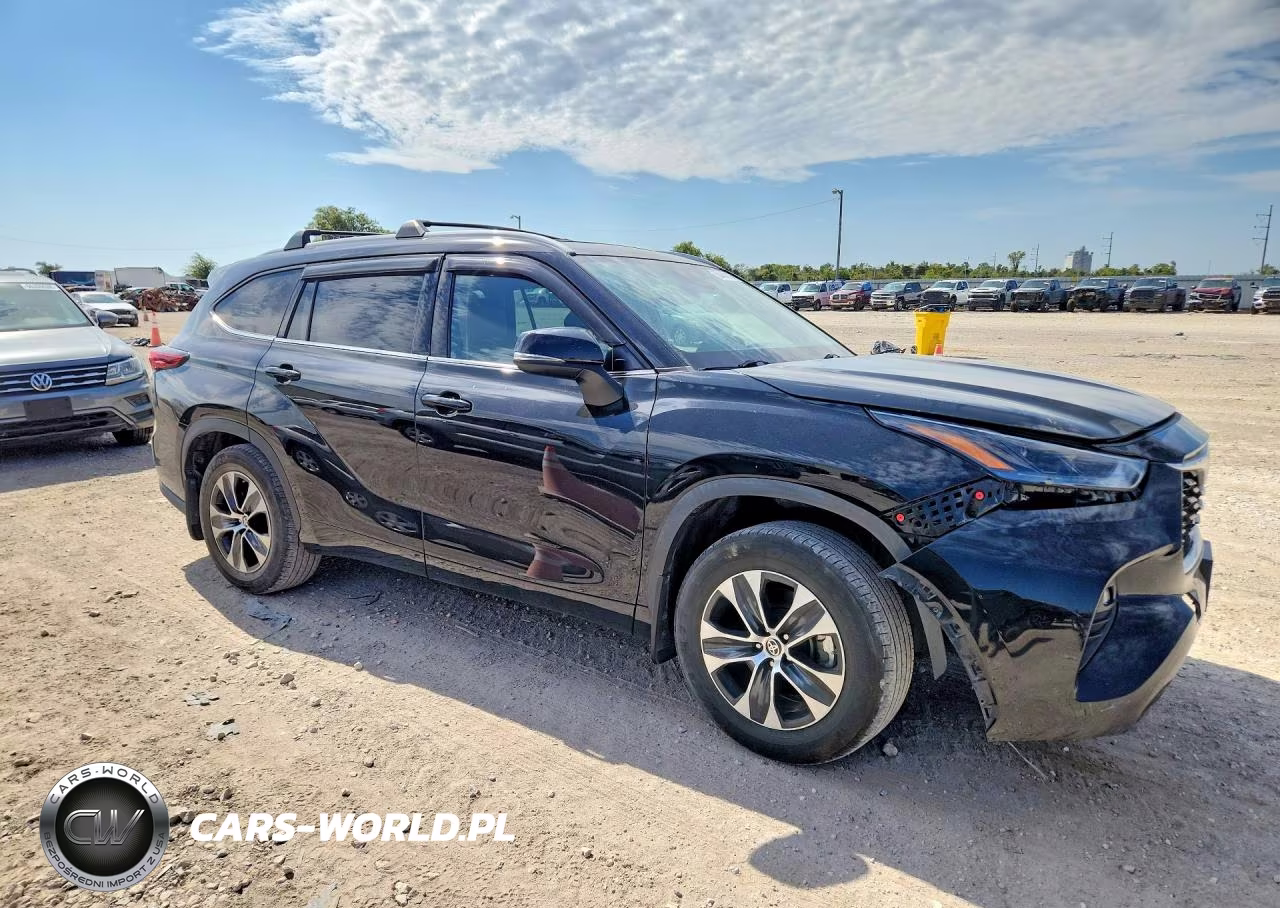 2022 Toyota Highlander Xle VIN:5TDGZRBH3NS244242 - 4