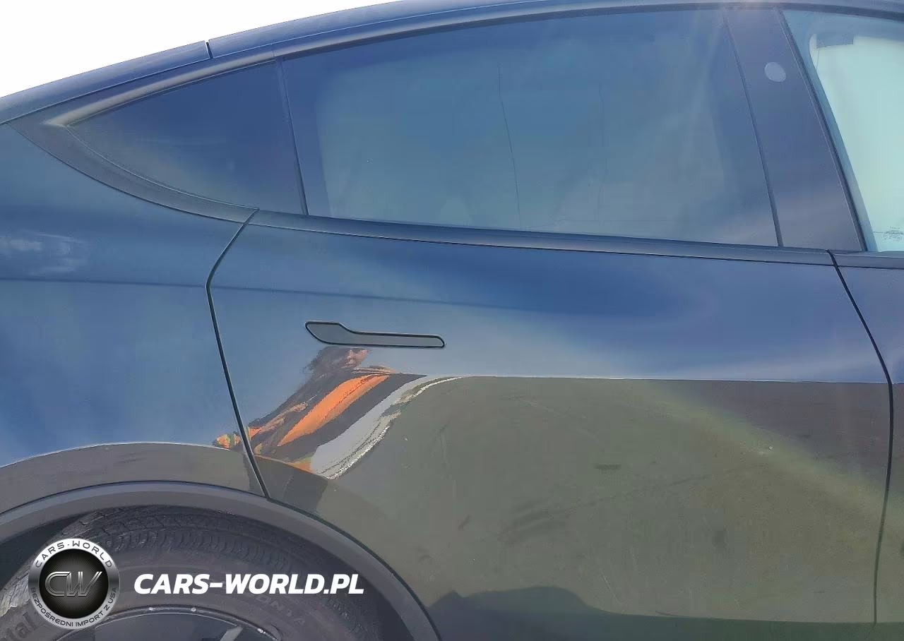 2026 Tesla Model Y VIN:7SAYGDEE2TF461204 - 10